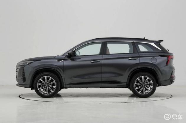 冠军之名，实力加冕：新款长安CS75 PLUS冠军版值得买吗？